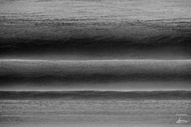 photo-upside-down-ocean-noir-et-blanc